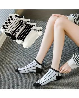 Kaos Kaki Korea Garis Pendek 178