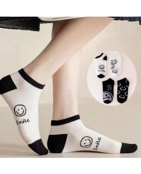 Kaos Kaki Motif Smiley Pendek 183